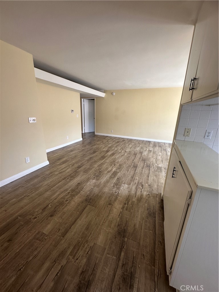 5429 Newcastle Avenue, Unit 206 Encino, CA 91316 - Photo 7 of 18