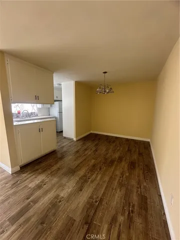 $2,600 | 5429 Newcastle Avenue, Unit 206, Encino, CA 91316