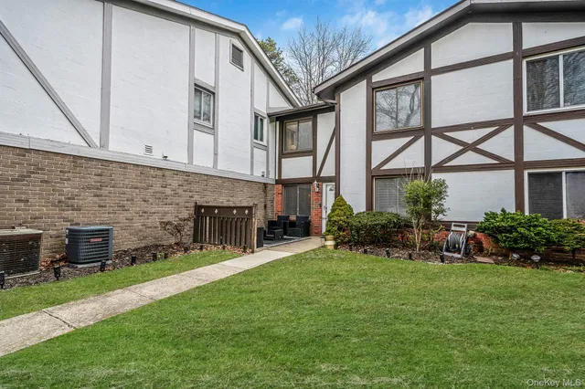 $429,000 | 202 Birchwood Road, Medford, NY 11763