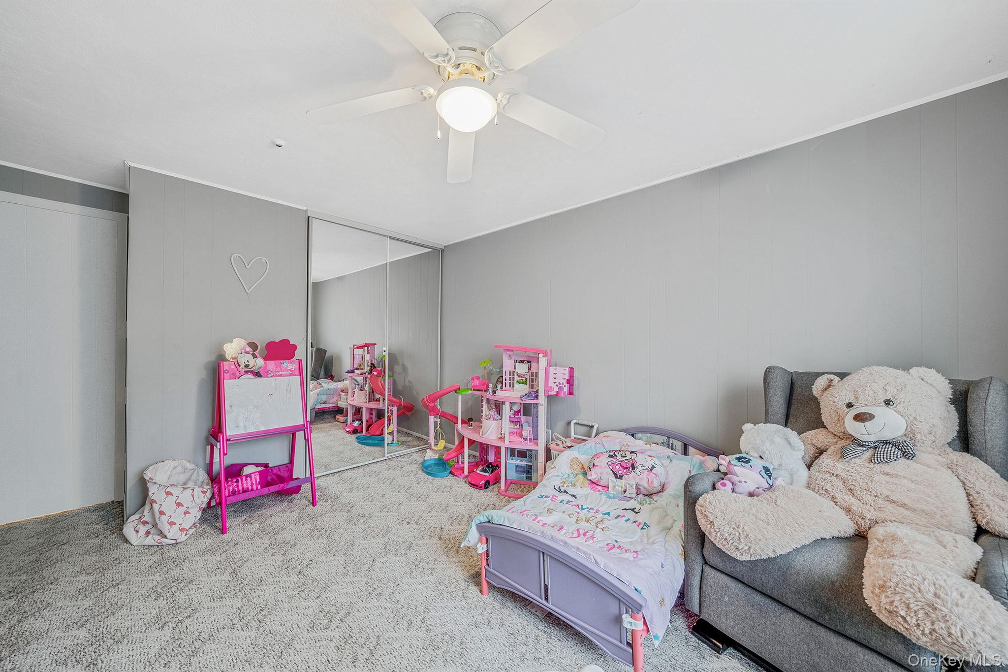 202 Birchwood Road Medford, NY 11763 - Photo 17 of 40