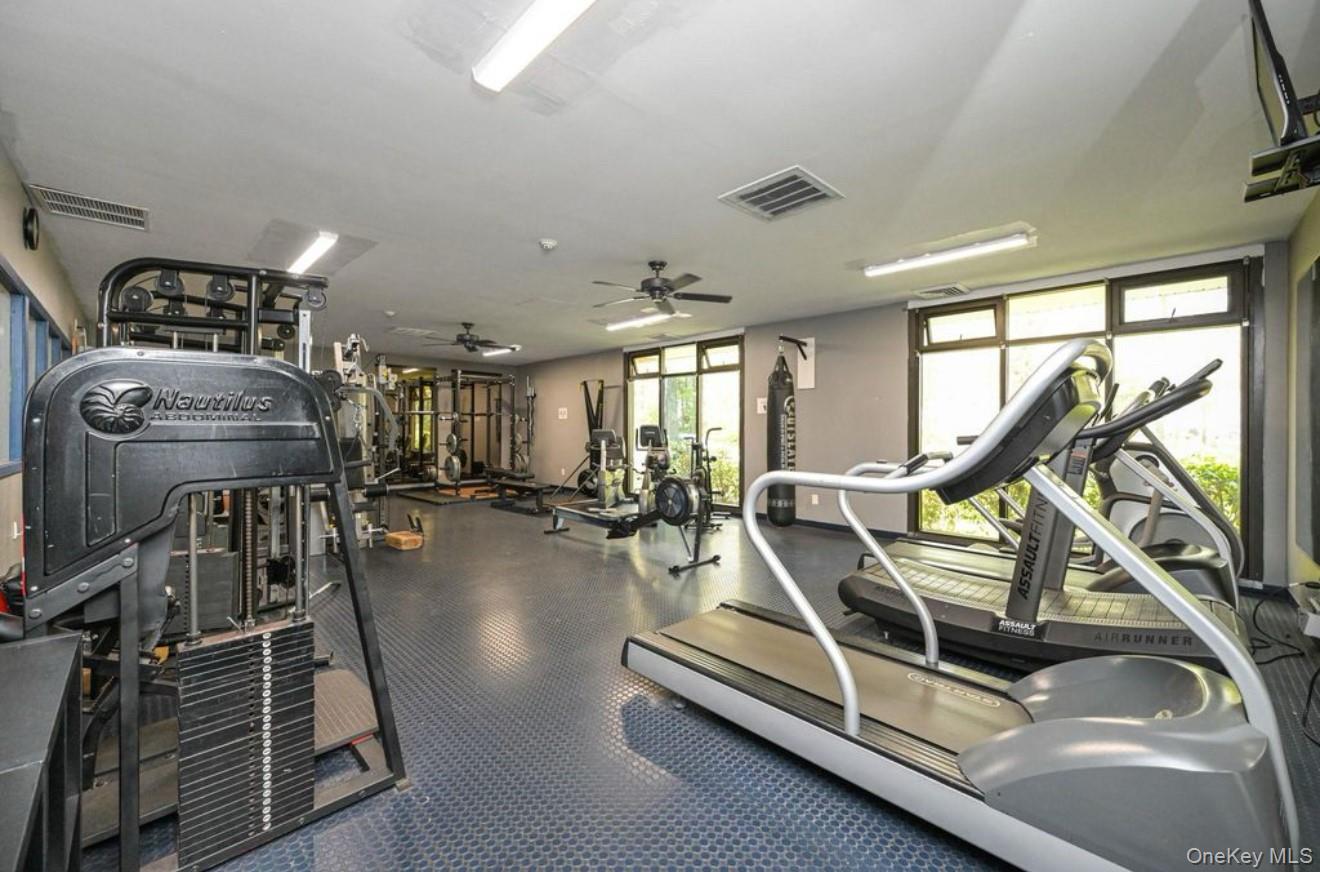 202 Birchwood Road Medford, NY 11763 - Photo 30 of 40