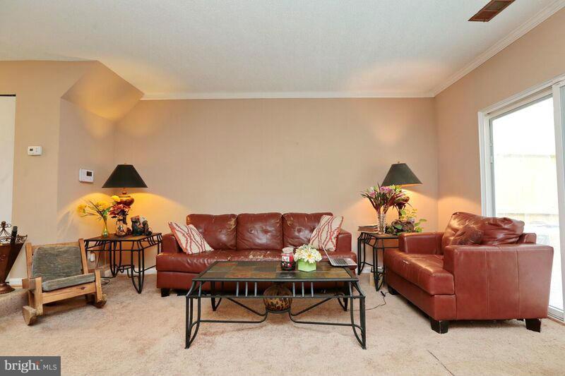 3358 Ryon Court Waldorf, MD 20601 - Photo 3 of 14 Living Room