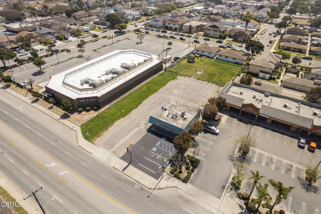 258 West Pleasant Valley Road Oxnard, CA 93033 - Photo 18 of 25 14-web-or-mls-UpmarketMedia_258Pleasantv