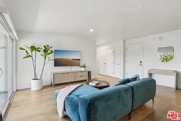 $2,850 | 1422 Tamarind Avenue, Los Angeles, CA 90028