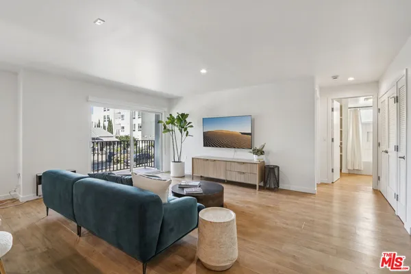 $2,850 | 1422 Tamarind Avenue, Los Angeles, CA 90028