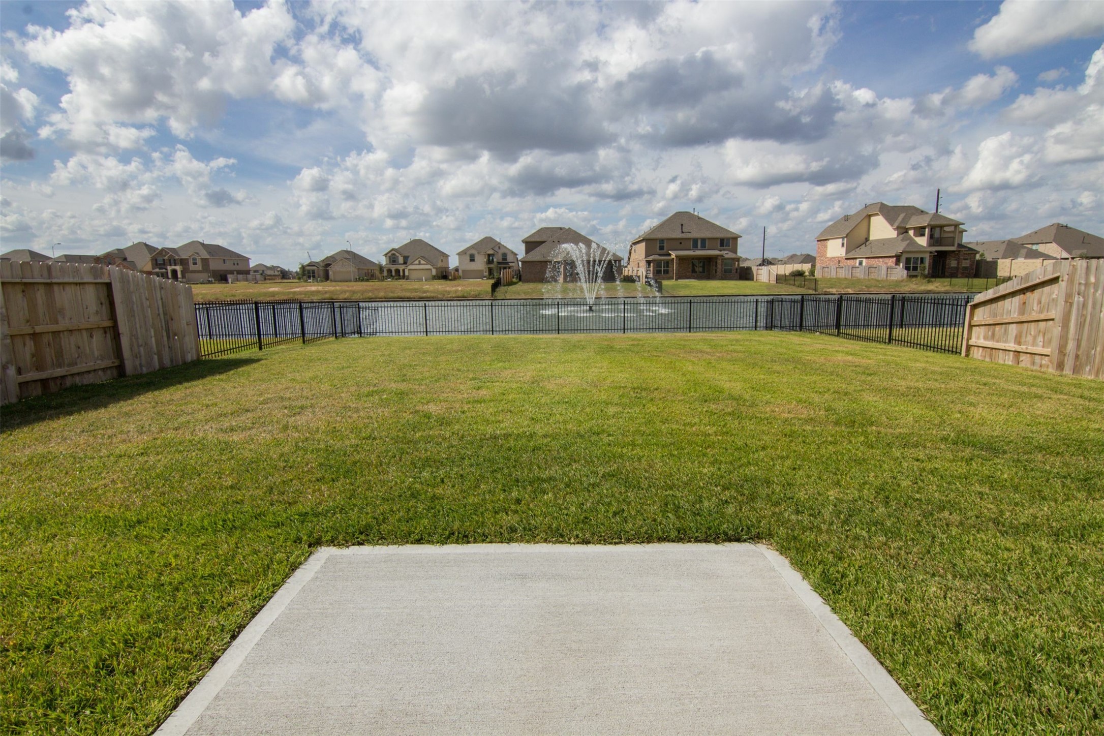 29614 Clover Shore Drive Spring, TX 77386 - Photo 2 of 15