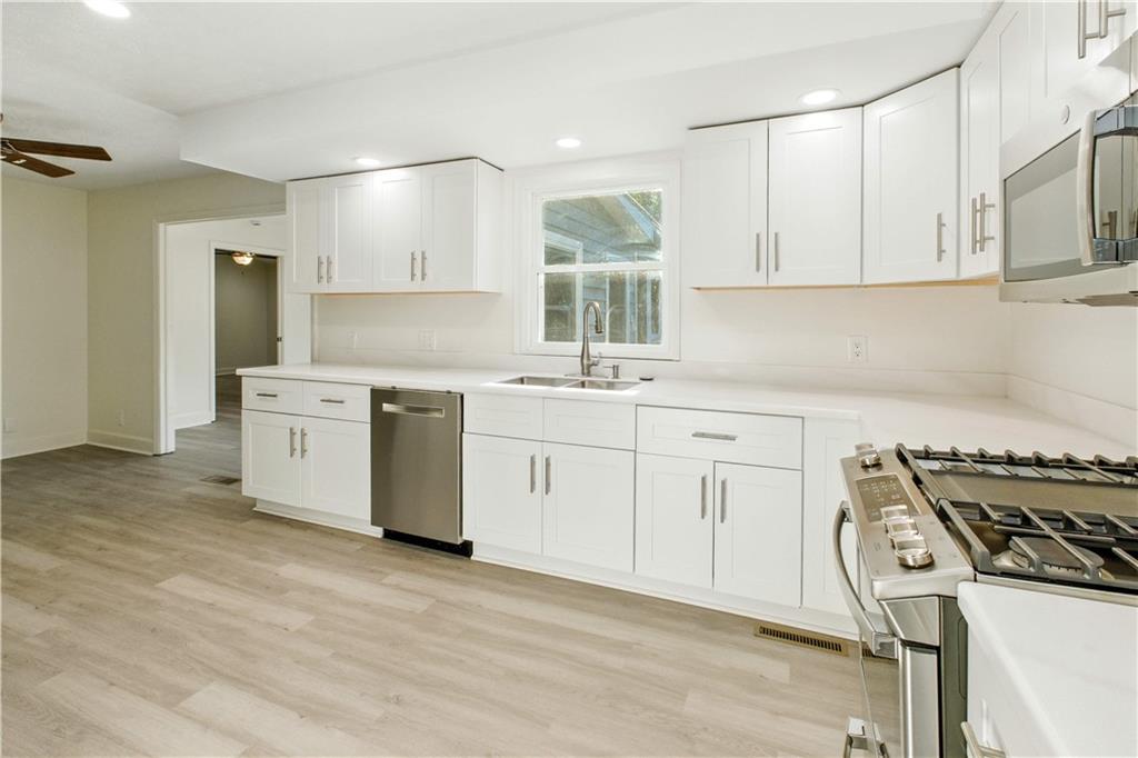 3235 Clarks Bridge Road Gainesville, GA 30506 - Photo 17 of 61