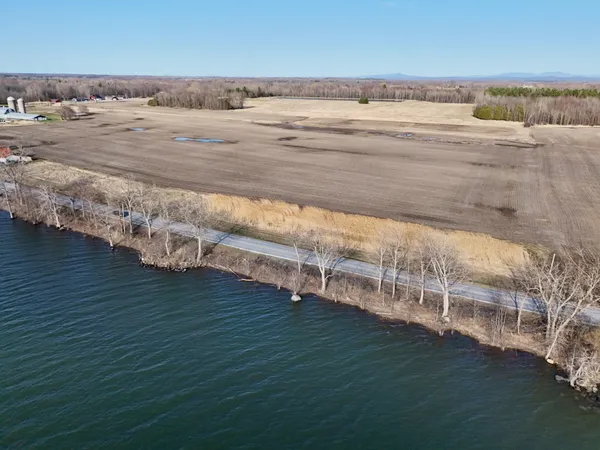 $249,000 | 39 West Shore Road, Alburgh, VT 05440