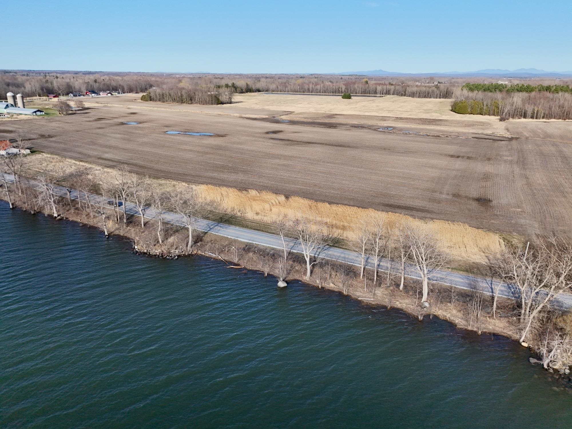 39 West Shore Road Alburgh, VT 05440 - Photo 3 of 24