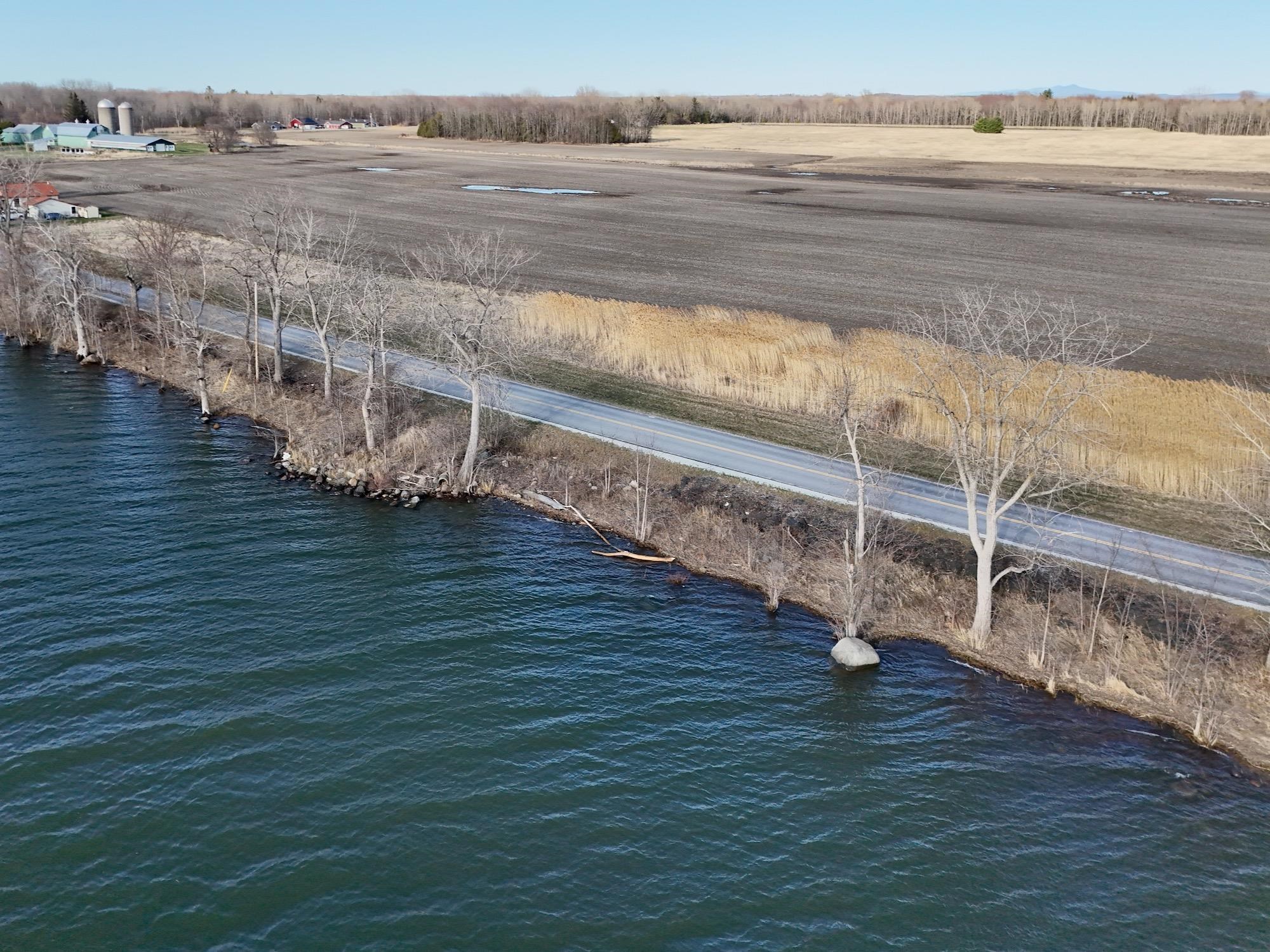 39 West Shore Road Alburgh, VT 05440 - Photo 4 of 24