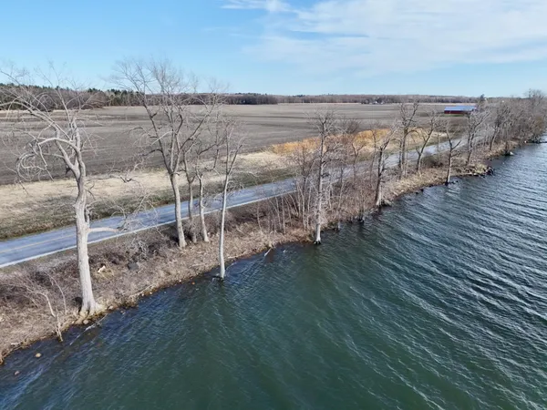 $249,000 | 39 West Shore Road, Alburgh, VT 05440