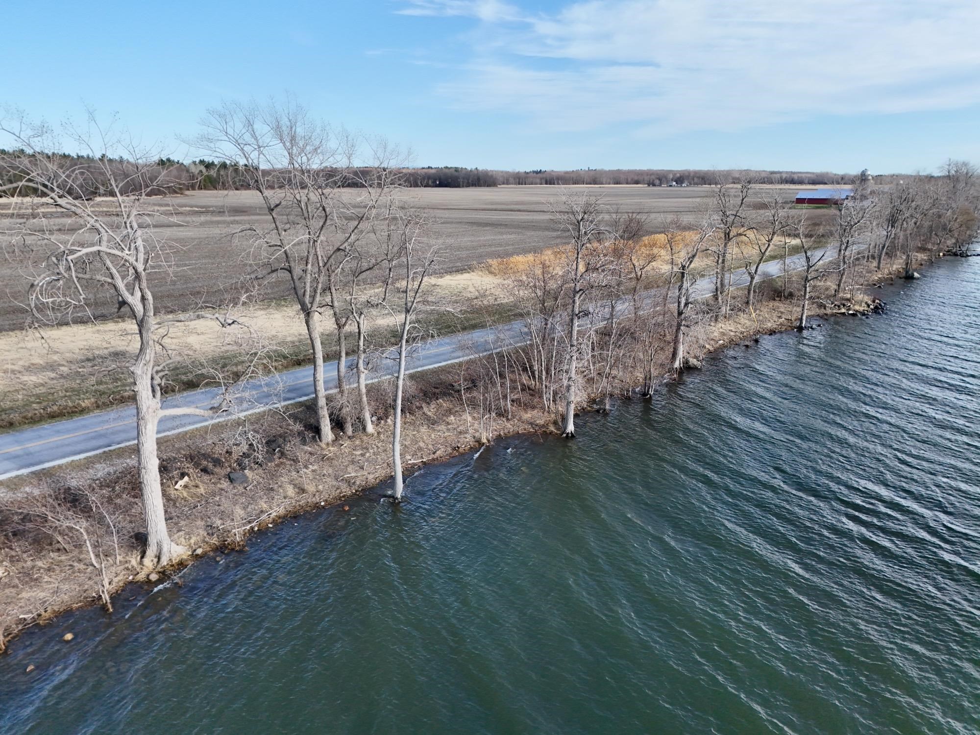 39 West Shore Road Alburgh, VT 05440 - Photo 8 of 26