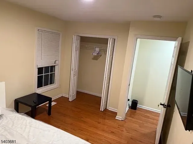 $900 | 6 Carmella Court, Newark, NJ 07104