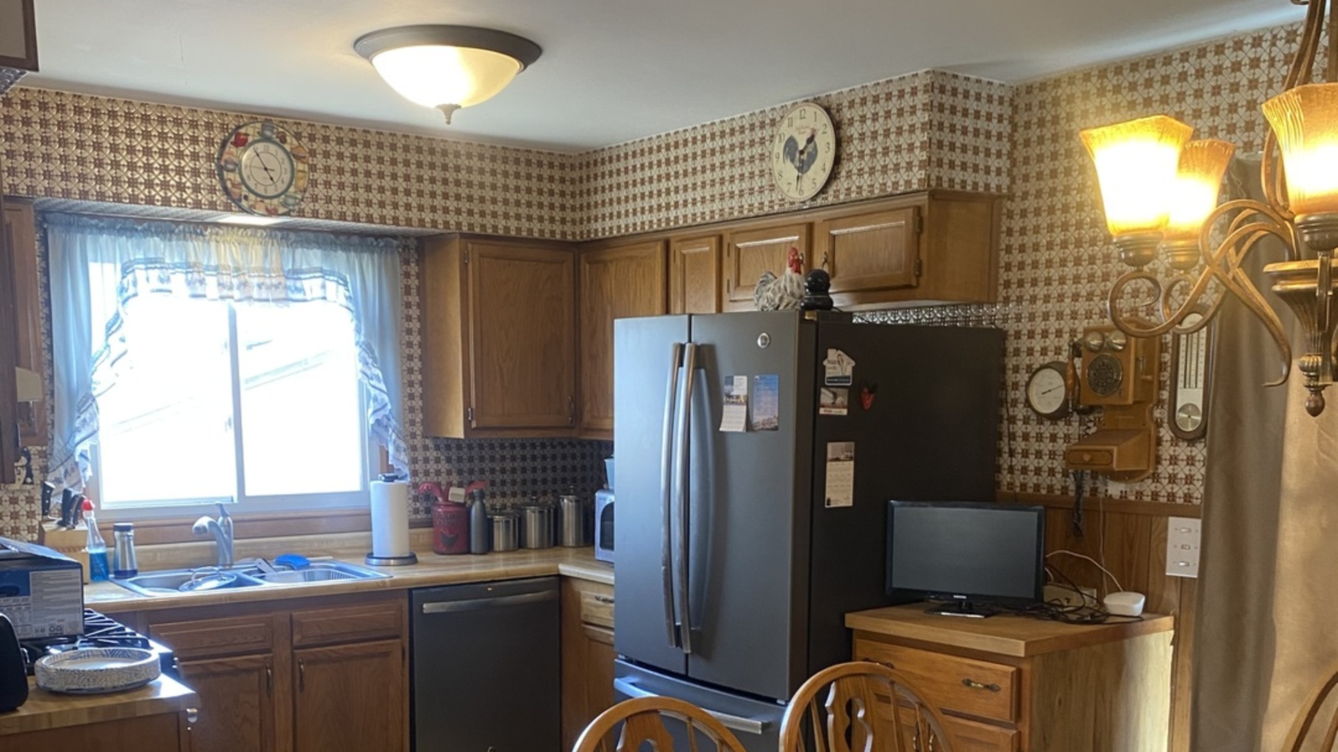 811 Oakton Avenue Romeoville, IL 60446 - Photo 2 of 18