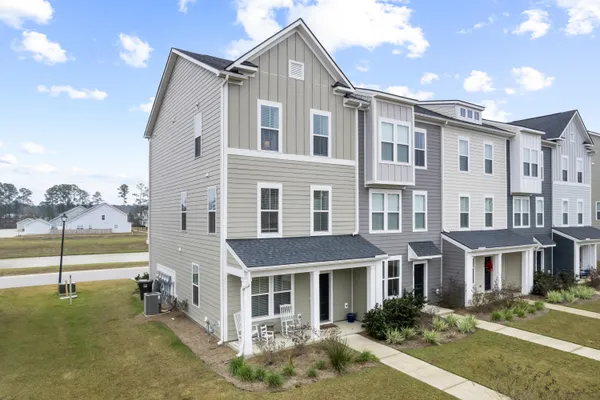 $360,000 | 829 Recess Pt Drive, Moncks Corner, SC 29461