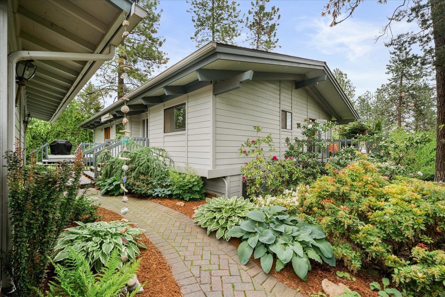 4610 North Ella Road Spokane Valley, WA 99212 - Photo 3 of 49 Gallery Image 3