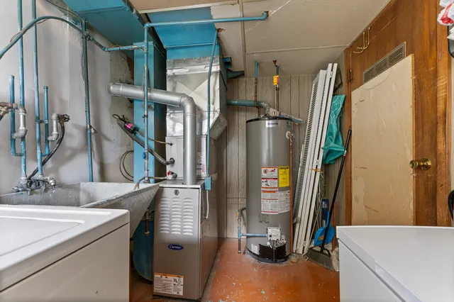 $331,000 | 381 North 4th Avenue, Unit B, Des Plaines, IL 60016