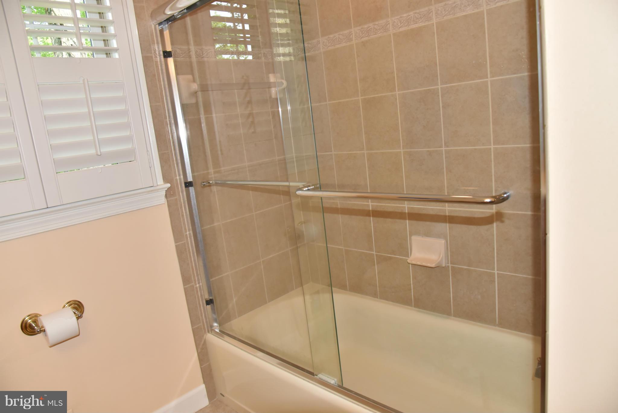 3821 King Arthur Road Annandale, VA 22003 - Photo 13 of 30 a bathroom with a bathtub