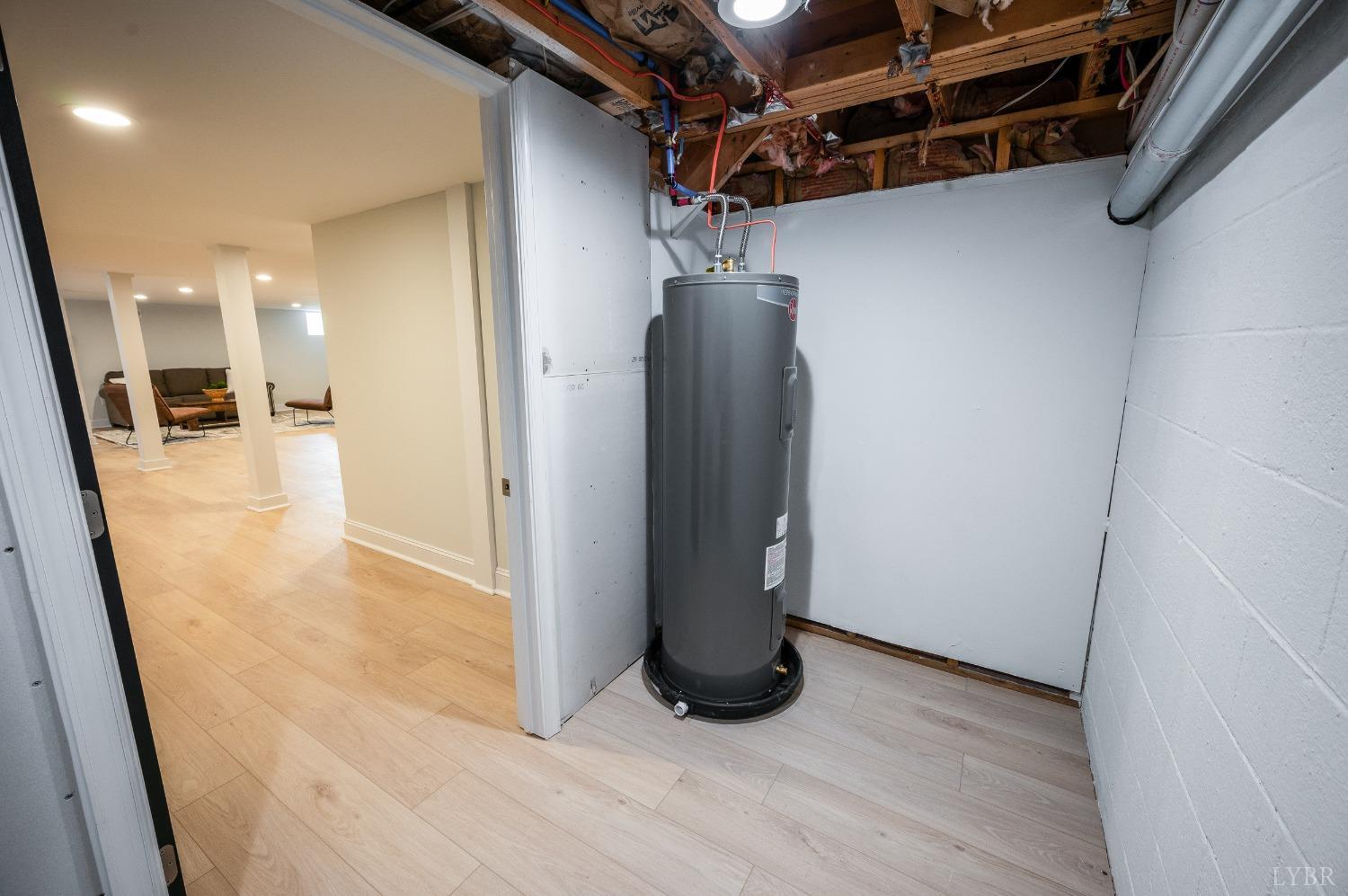1761 Old Farm Road Lynchburg, VA 24503 - Photo 45 of 60 a view of a hallway with wooden floor