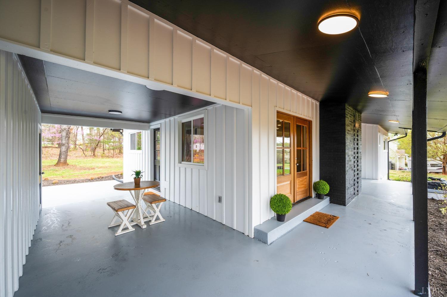 1761 Old Farm Road Lynchburg, VA 24503 - Photo 50 of 60 a living room with furniture and a large window