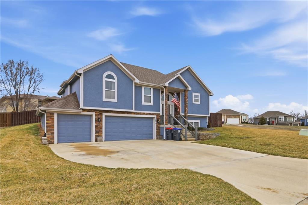 16640 Ruby Way Basehor, KS 66007 - Photo 3 of 31