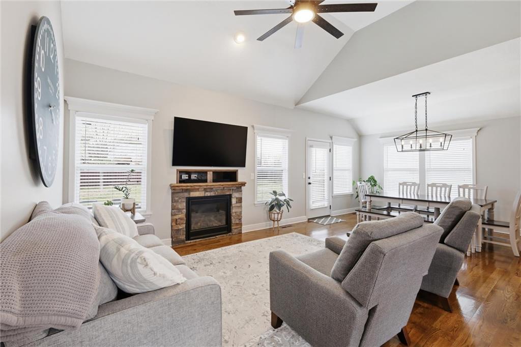 16640 Ruby Way Basehor, KS 66007 - Photo 4 of 31