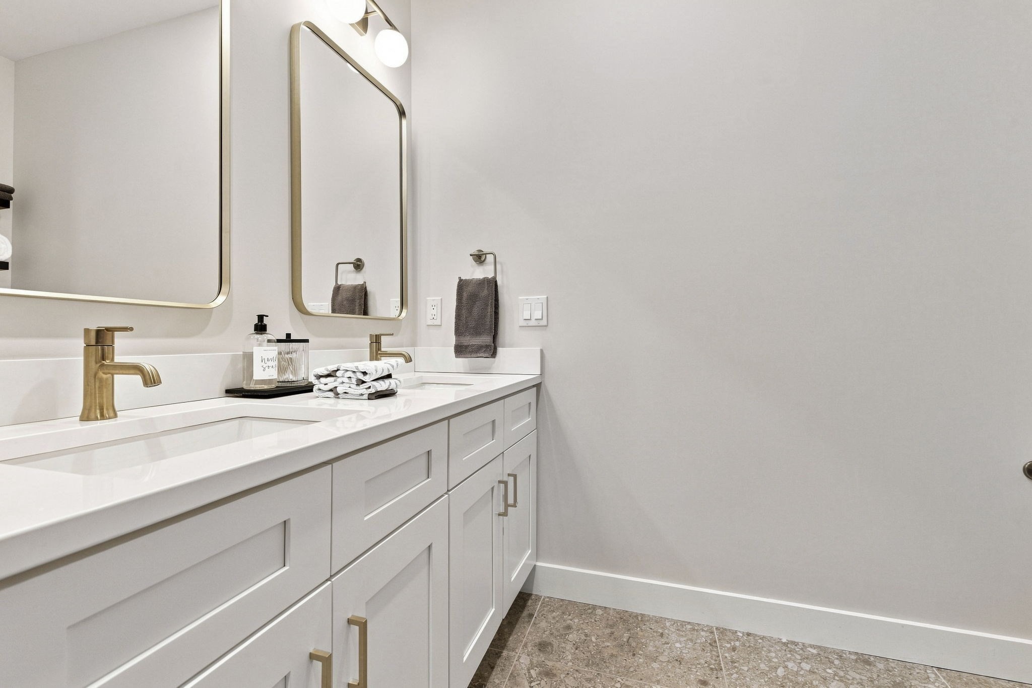 531 Main Street, Unit 2002 Reading, MA 01867 - Photo 19 of 26 Gallery Image 19