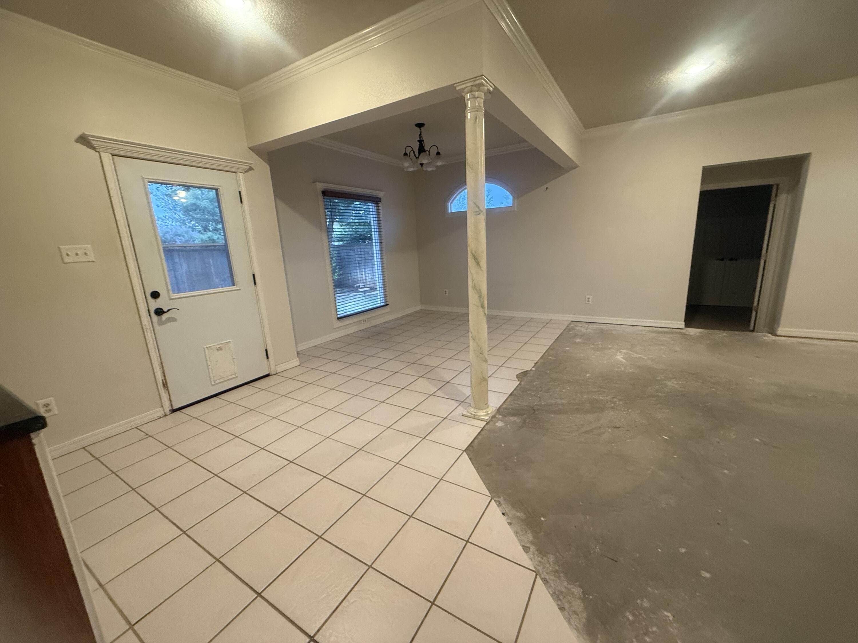 5527 94th Street Lubbock, TX 79424 - Photo 11 of 56 94th den view 4