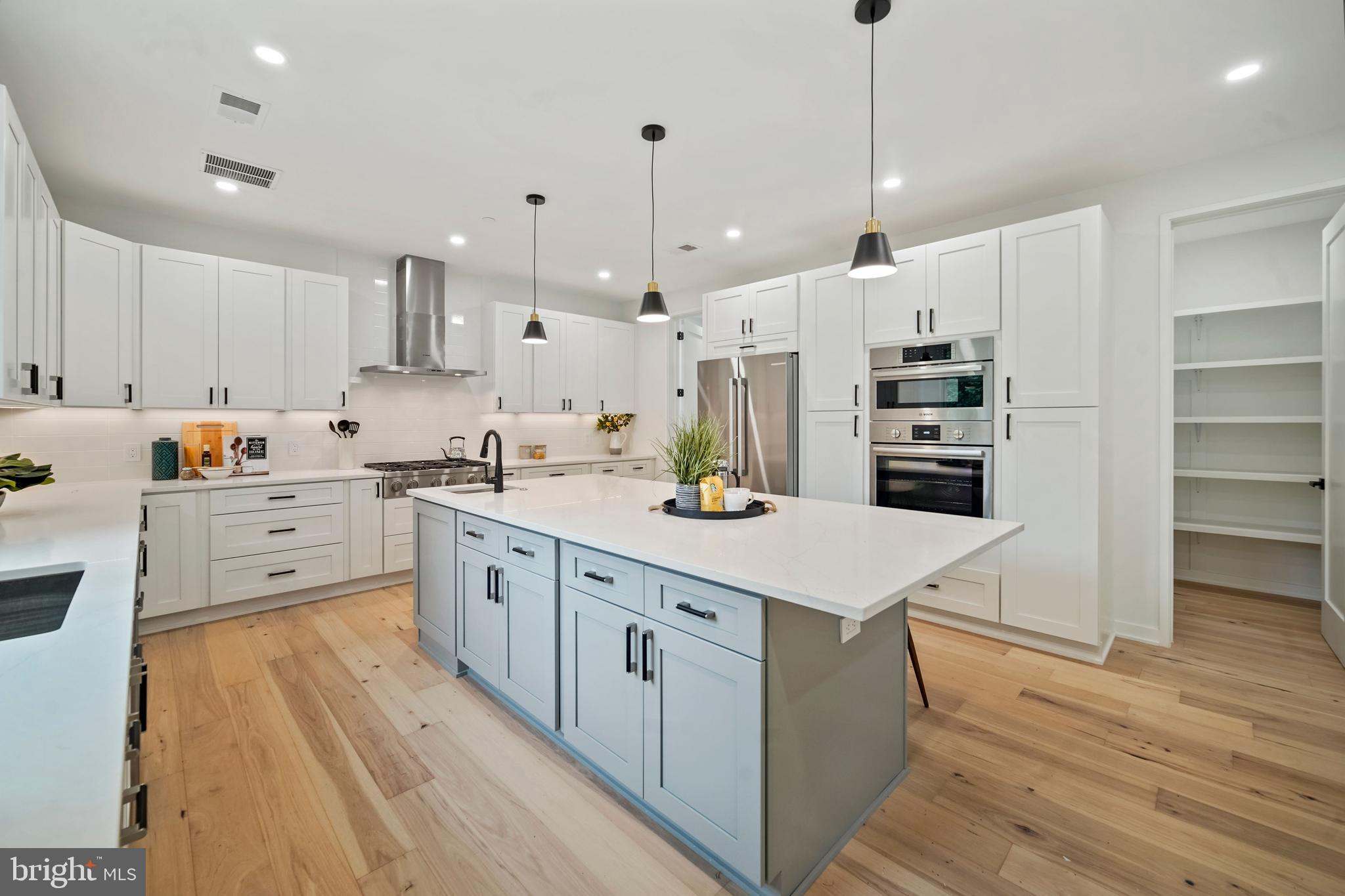 8704 Ewing Drive Bethesda, MD 20817 - Photo 12 of 58