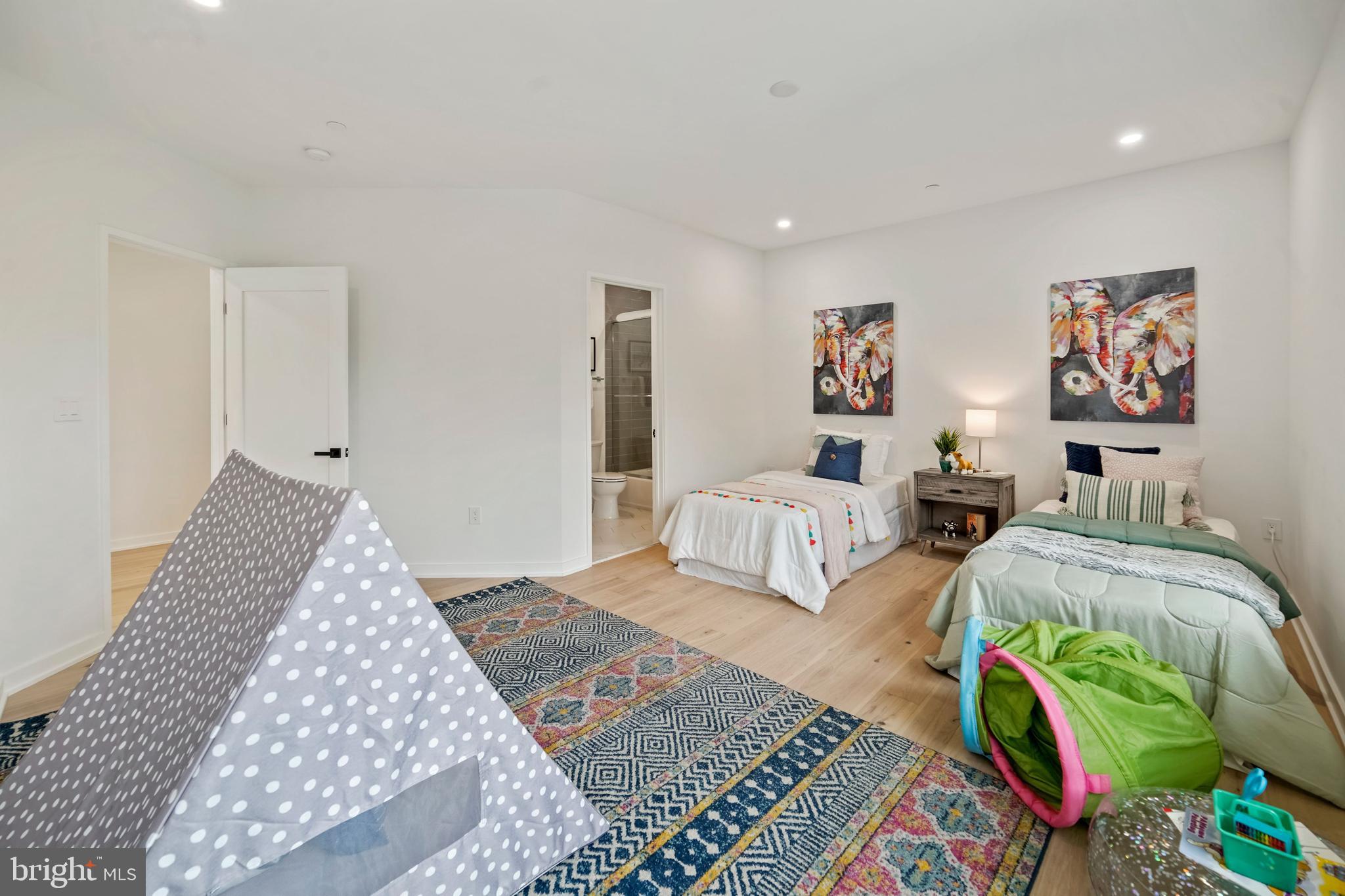 8704 Ewing Drive Bethesda, MD 20817 - Photo 29 of 58