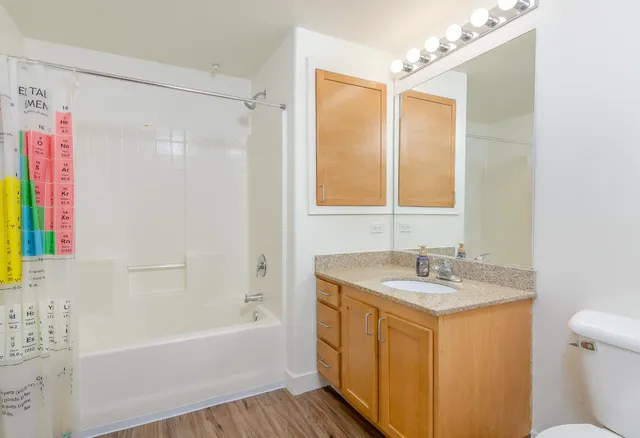 $330,000 | 4200 East Commerce Way, Unit 1814, Sacramento, CA 95834