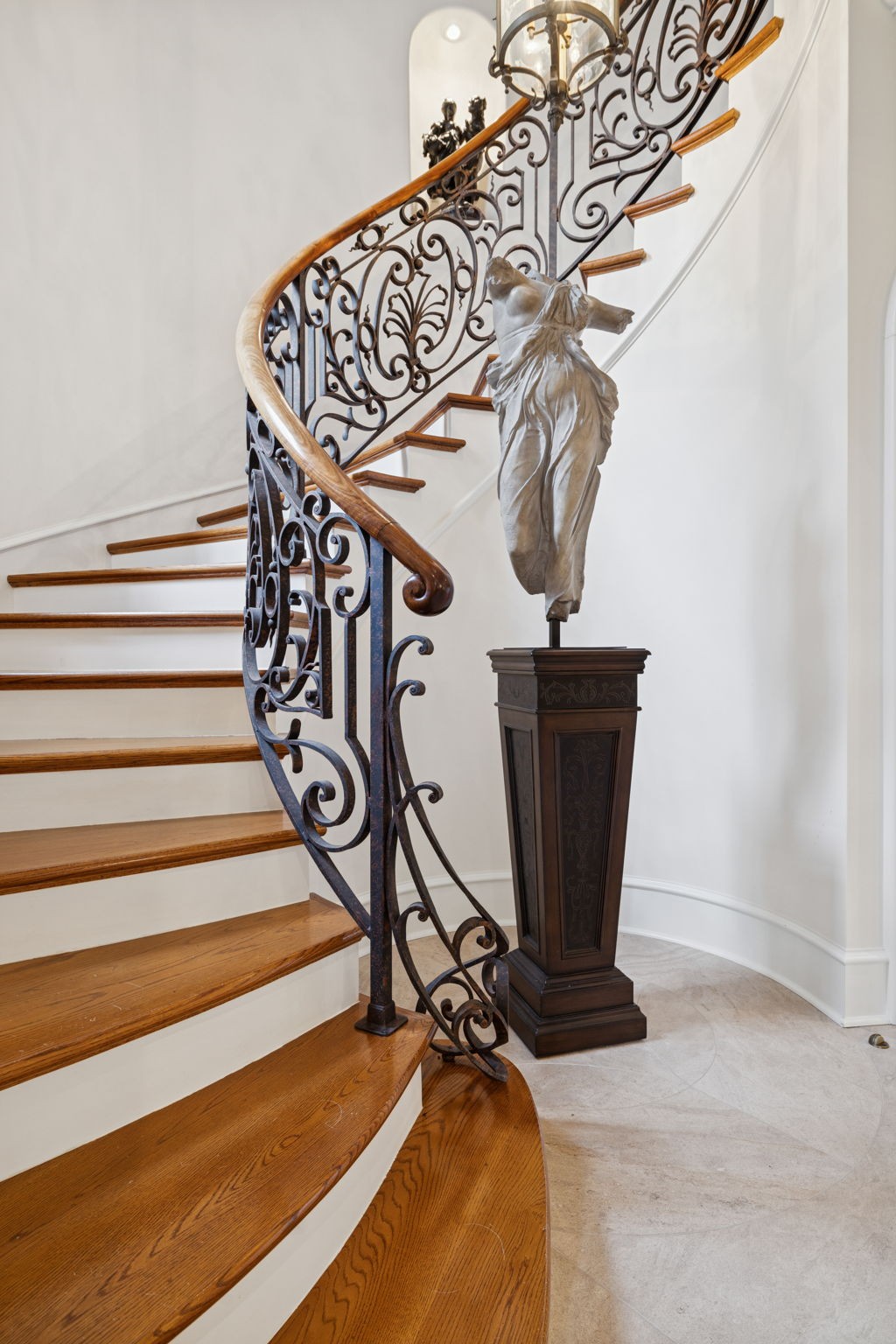 225 Lake Hills Road Tullahoma, TN 37388 - Photo 17 of 82 a view of entryway