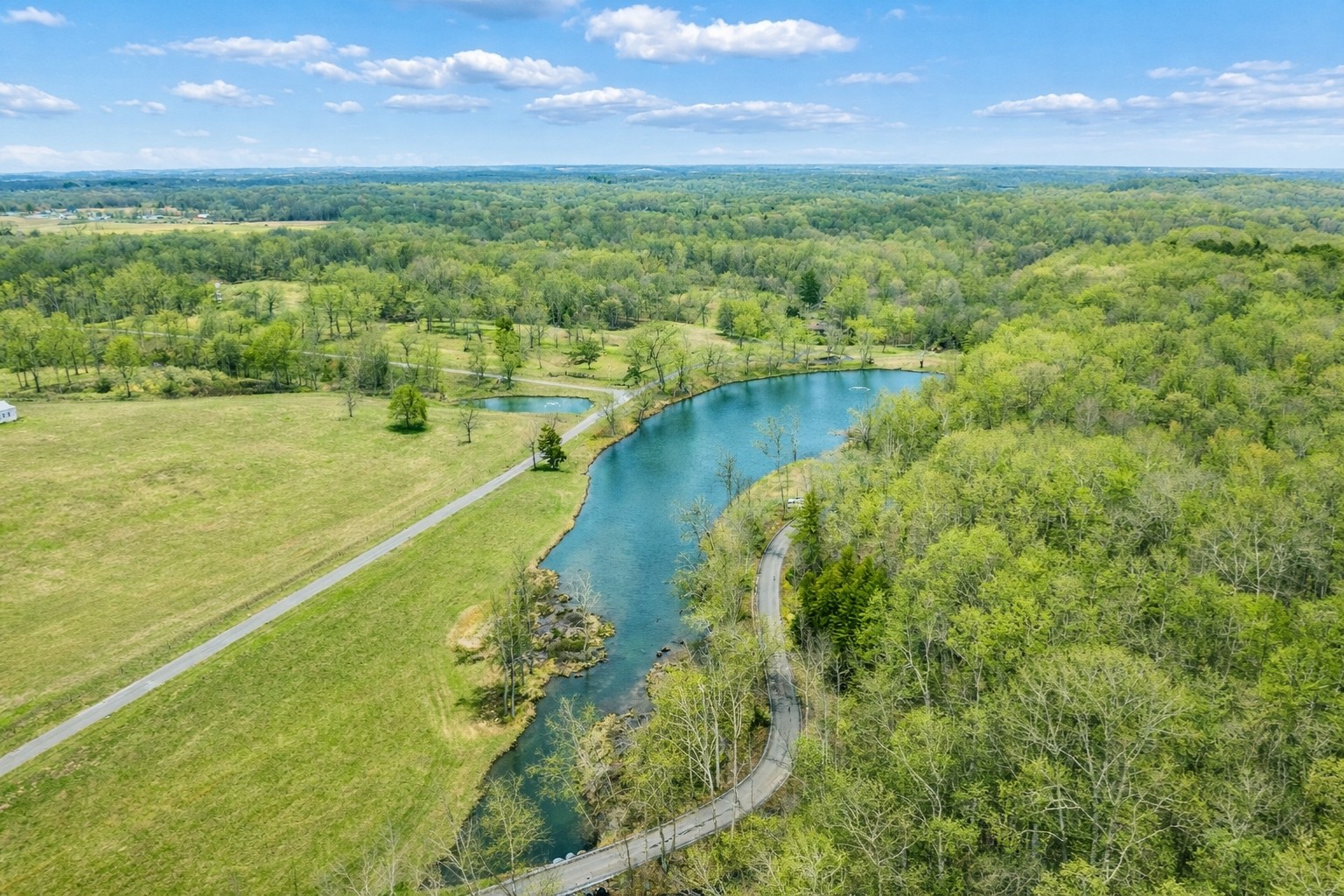 225 Lake Hills Road Tullahoma, TN 37388 - Photo 3 of 38