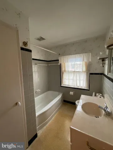 $2,000 | 435 Sycamore Road, Reading, PA 19611