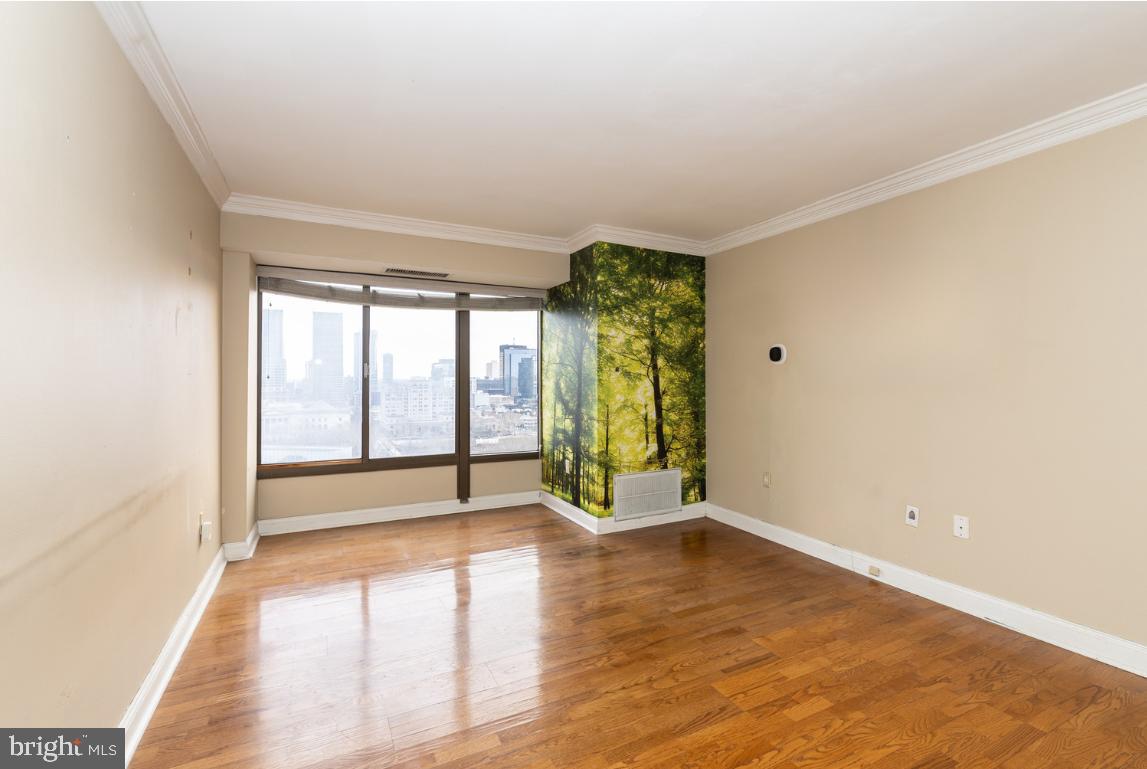 2001 Hamilton Street, Unit 1626 Philadelphia, PA 19130 - Photo 4 of 19 Living Room