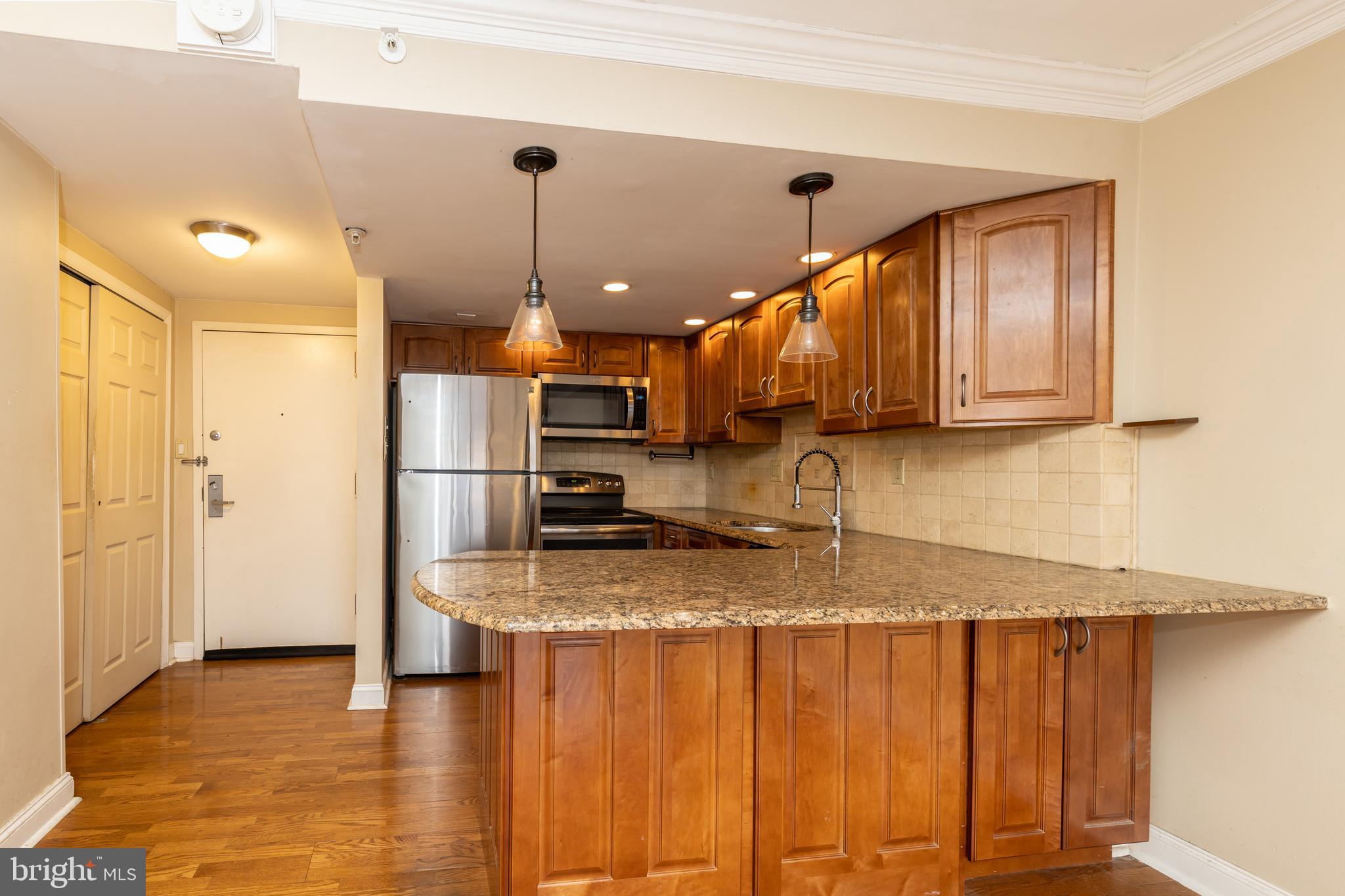 2001 Hamilton Street, Unit 1626 Philadelphia, PA 19130 - Photo 6 of 19 Kitchen