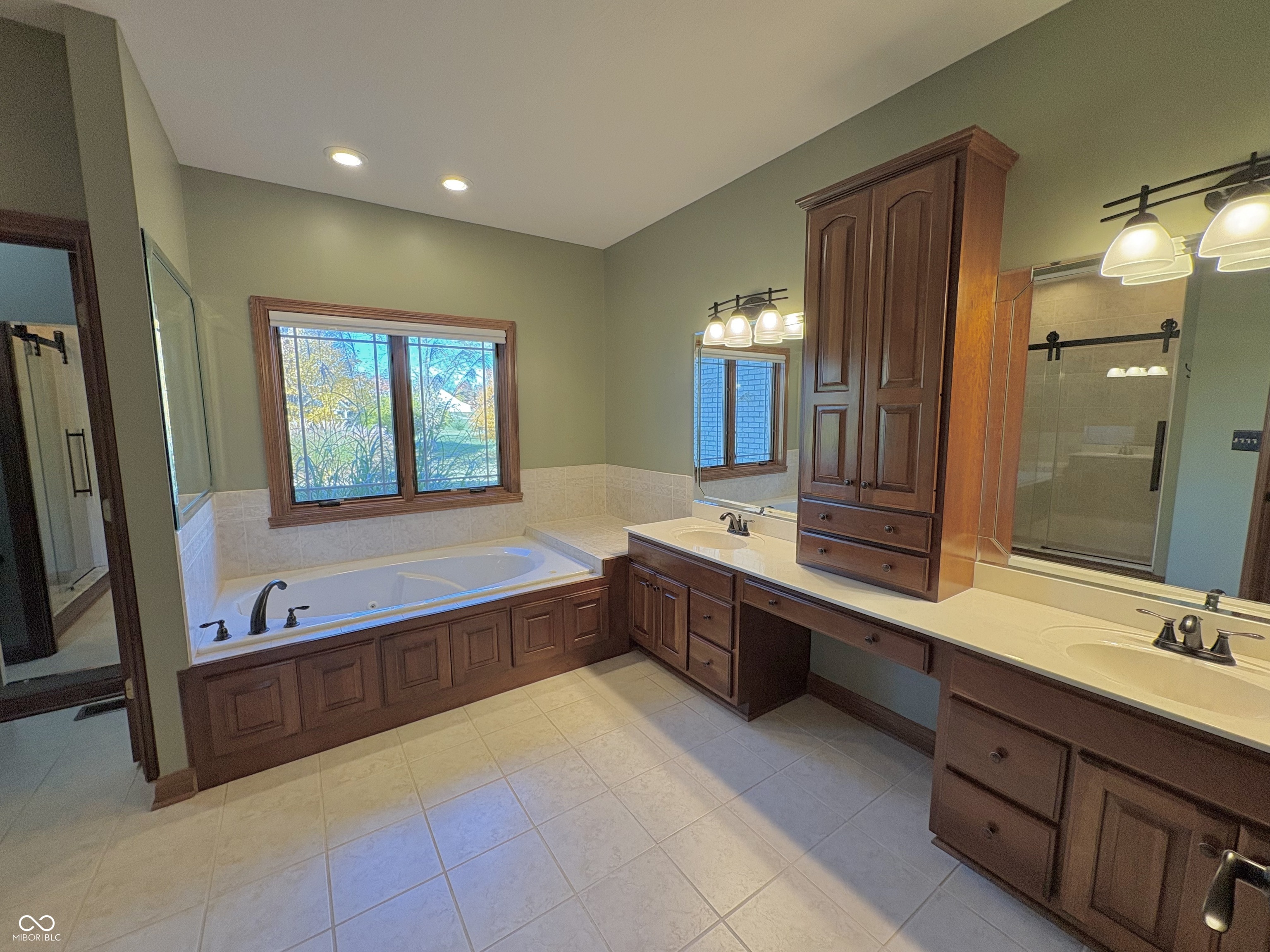 5213 Rocklane Road Greenwood, IN 46143 - Photo 13 of 23