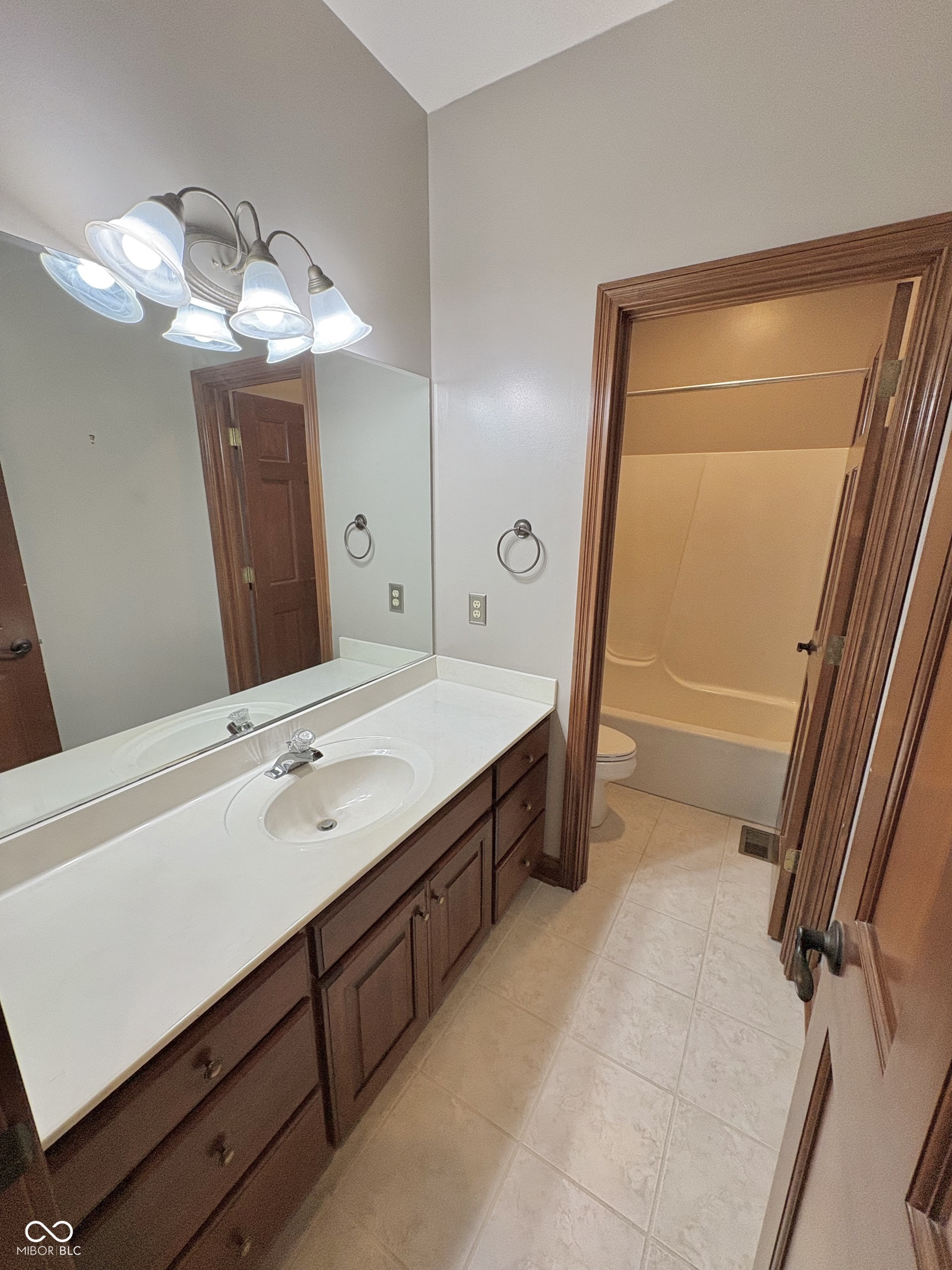 5213 Rocklane Road Greenwood, IN 46143 - Photo 16 of 23