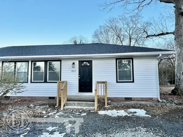 $1,200 | 407 Laurel Hill Drive, Burlington, NC 27215