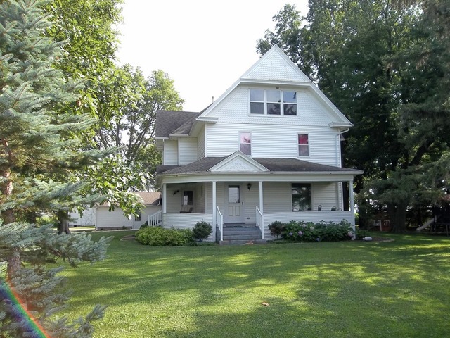 31599 Penrose Road Sterling, IL 61081 - Photo 2 of 22
