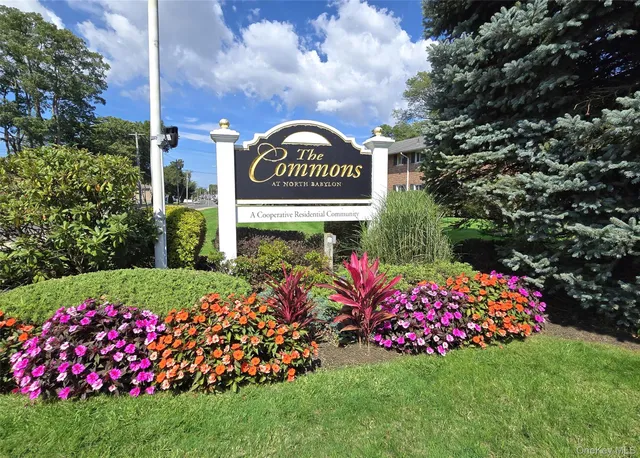 $269,000 | 265 Edmunton Drive, Unit I 12, North Babylon, NY 11703