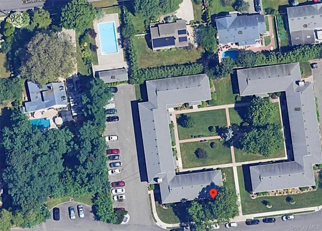 $269,000 | 265 Edmunton Drive, Unit I 12, North Babylon, NY 11703