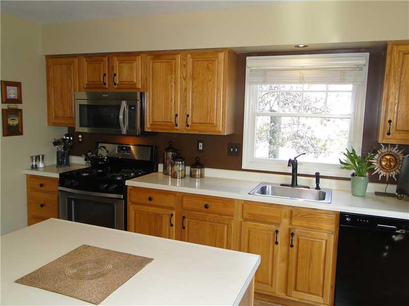 20 McBride Road Canonsburg, PA 15317 - Photo 11 of 25 Kitchen.