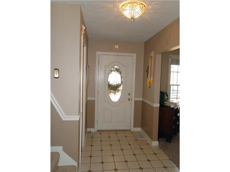 20 McBride Road Canonsburg, PA 15317 - Photo 3 of 25 Entry/Foyer.