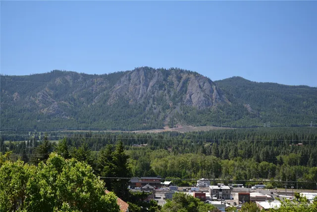 $299,000 | 3-4 West 6th Street, Cle Elum, WA 98922