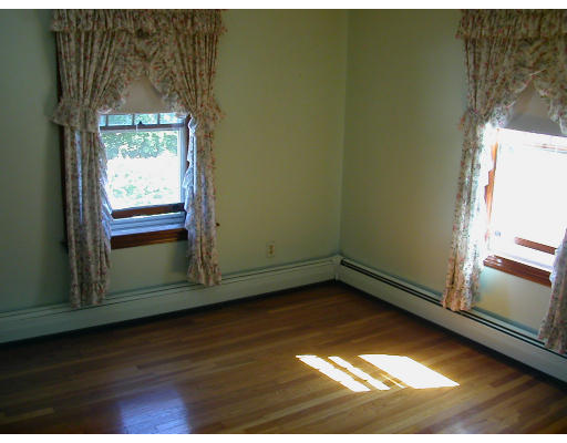 12 Palmer Road Framingham, MA 01702 - Photo 7 of 10 Gallery Image 7