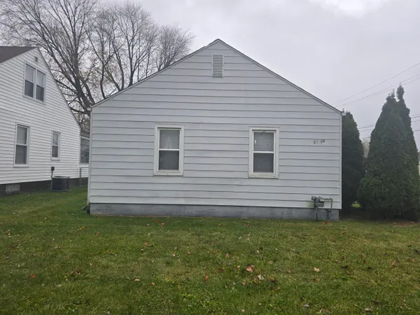 $90,000 | 21706 Rausch Avenue, Eastpointe, MI 48021