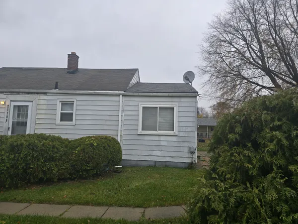 $90,000 | 21706 Rausch Avenue, Eastpointe, MI 48021