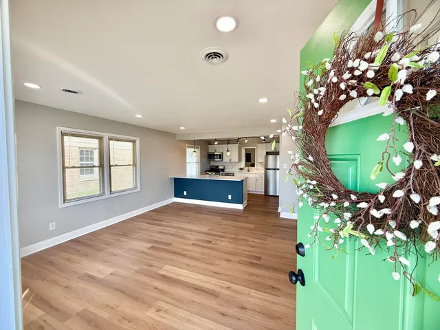 $265,900 | 539 North Raymond Street, Griffith, IN 46319