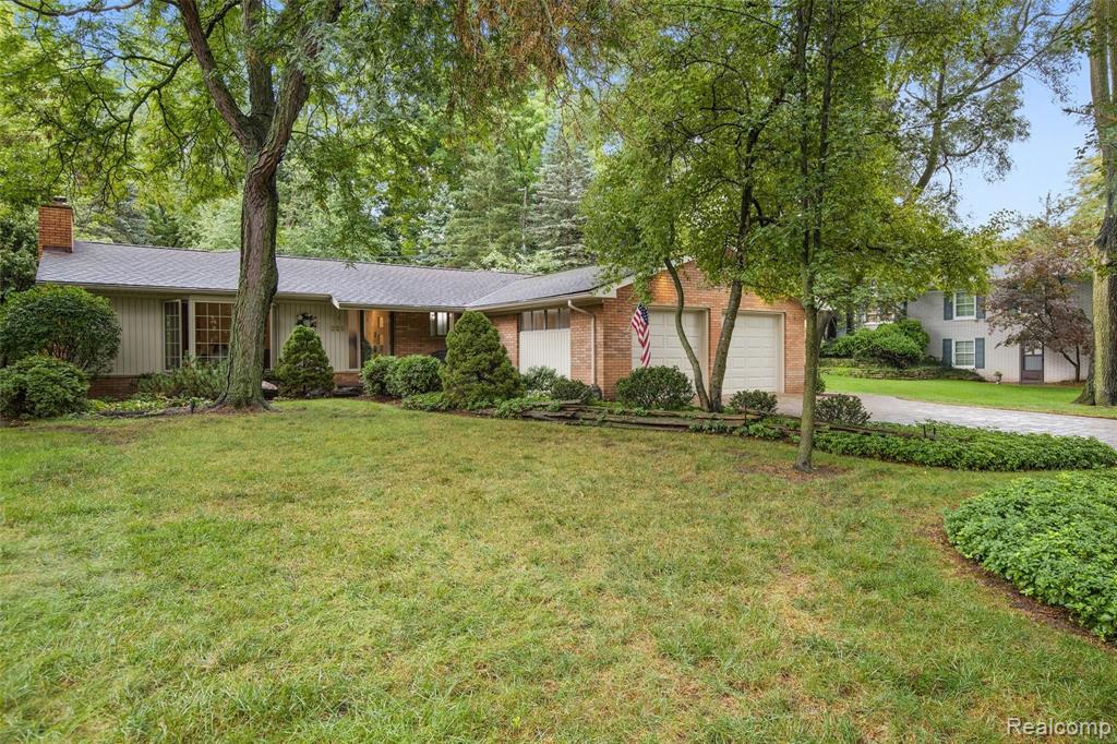 225 Orchardale Drive Rochester Hills, MI 48309 - Photo 2 of 34